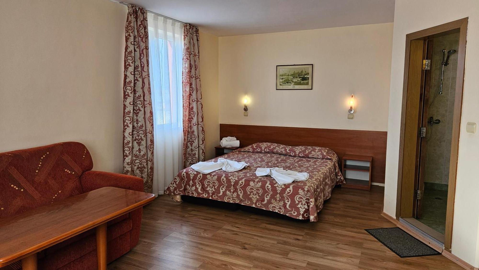 Caprice Family Hotel Várna Kültér fotó