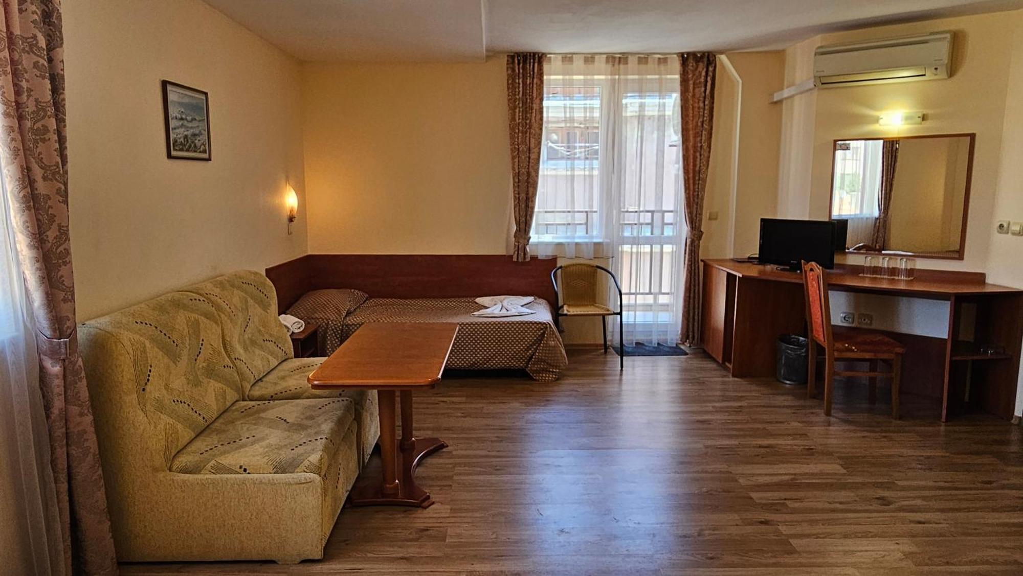 Caprice Family Hotel Várna Kültér fotó