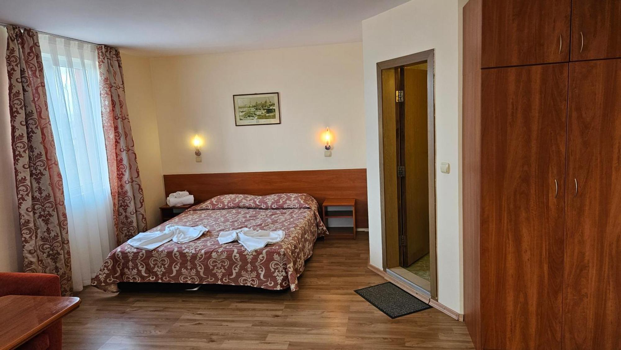 Caprice Family Hotel Várna Kültér fotó