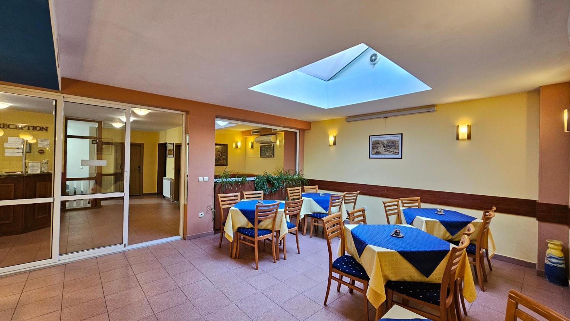 Caprice Family Hotel Várna Kültér fotó