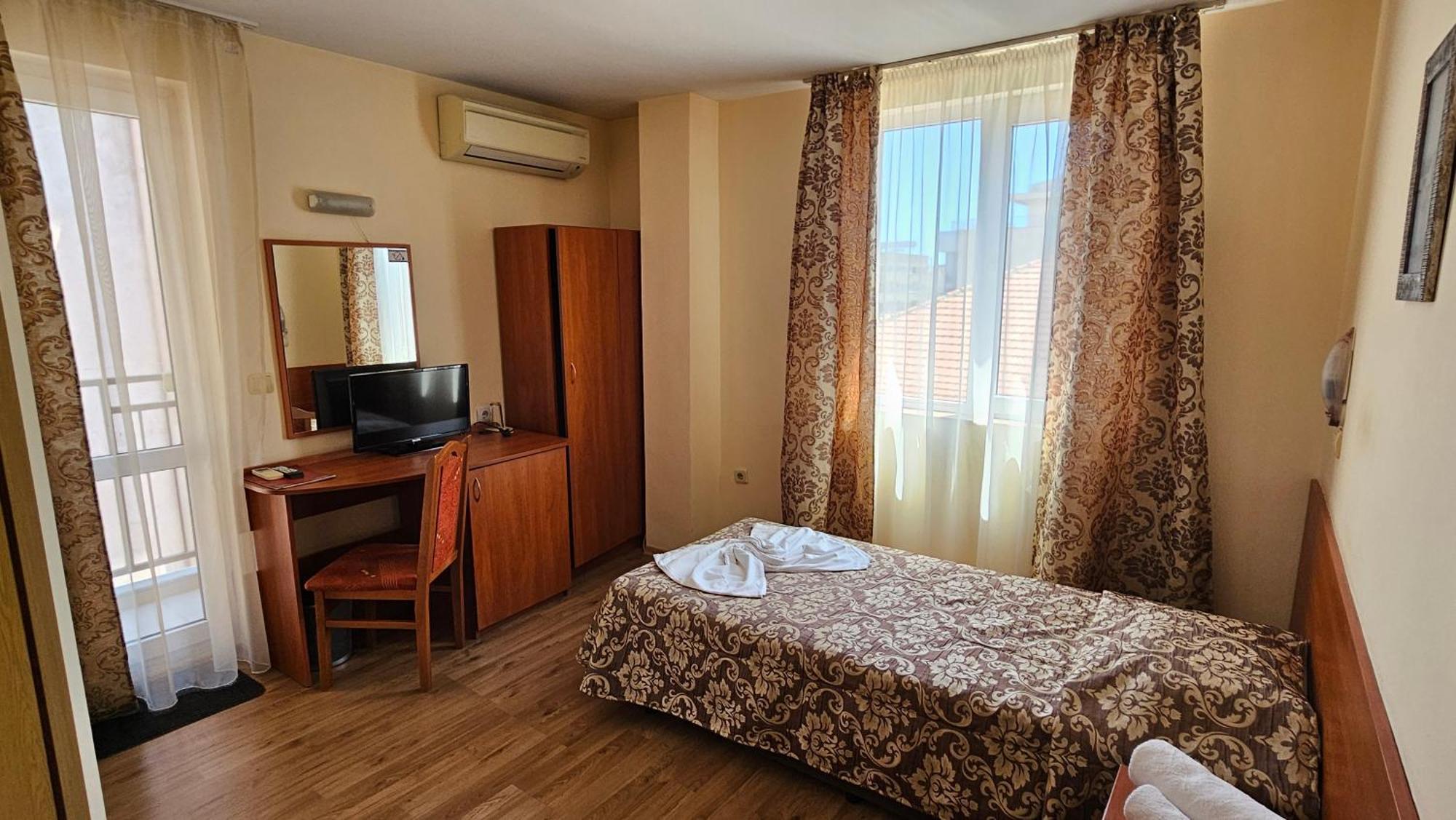 Caprice Family Hotel Várna Kültér fotó