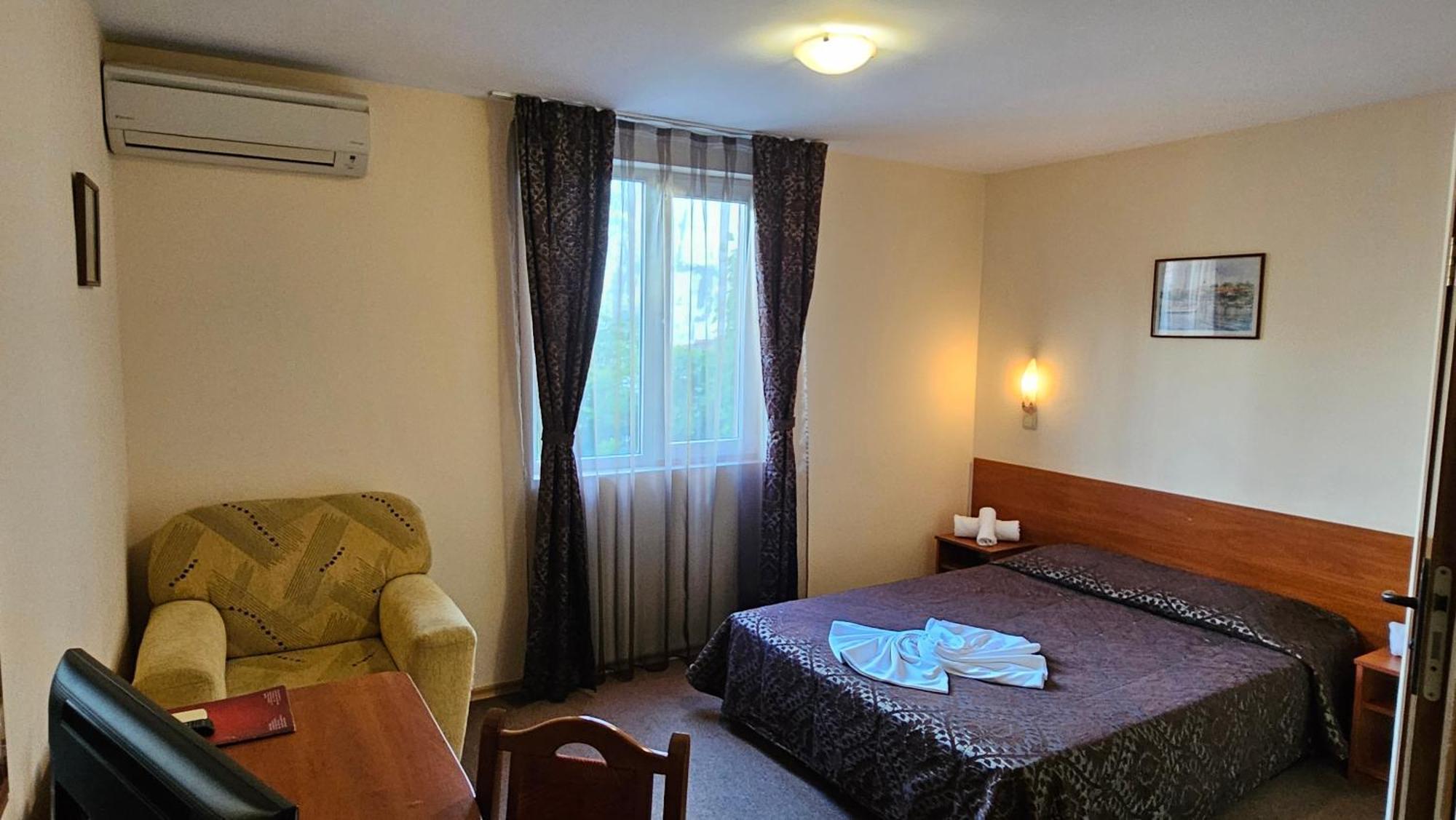 Caprice Family Hotel Várna Kültér fotó